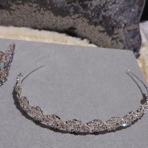 Silver Rhinestone Tiaras - Picture 3 of 8